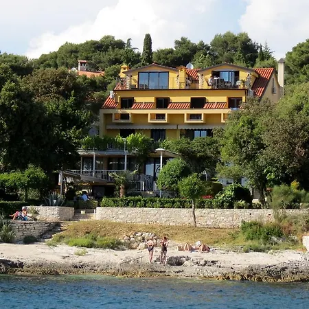 Figarola Apartment *